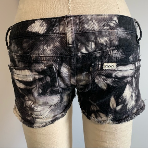RVCA Tie-Dyed Short Shorts - Picture 1 of 6